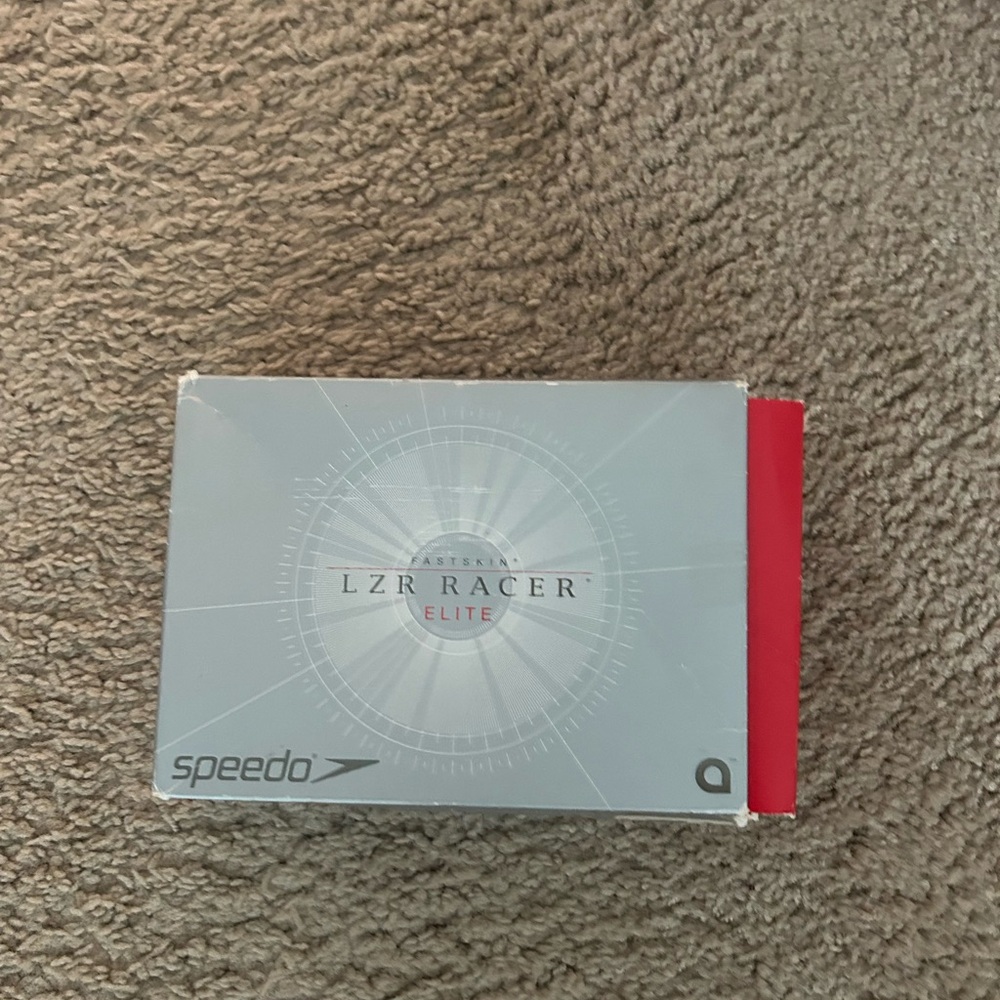 NWT NEVER WORN size 28 Speedo LZR Racer Elite Box in Gray and Red